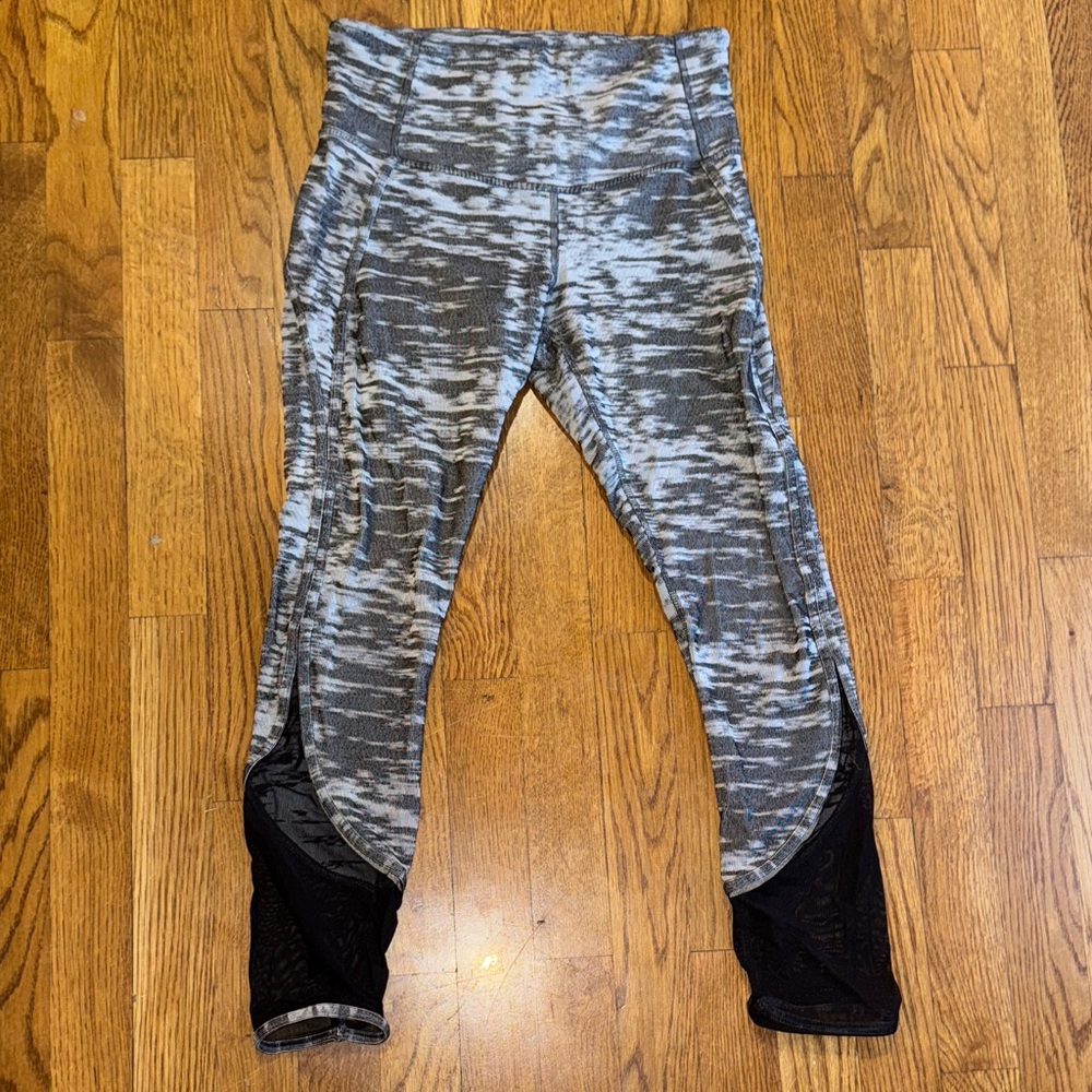 Lululemon Athletica Gray Patterned Leggings